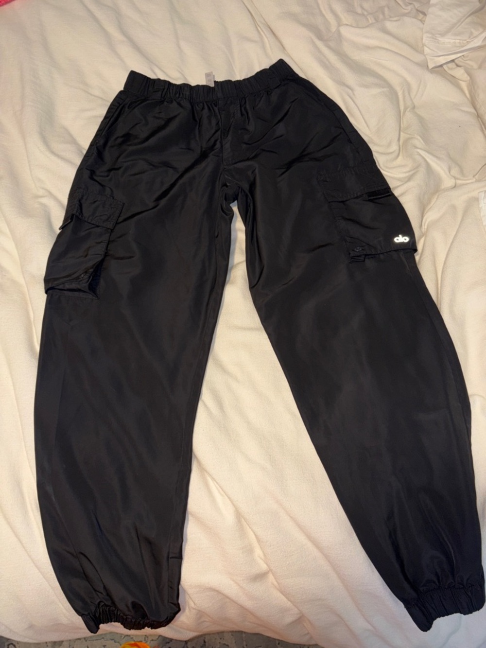 ALO Yoga It Girl Cargo Pants